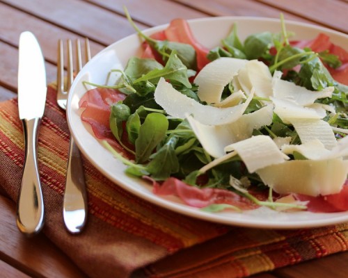 Carpaccio con rucola e grana